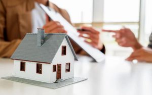 Làm hợp đồng đặt cọc mua nhà đất