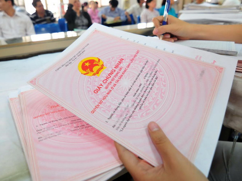 Nộp hồ sơ làm sổ hồng